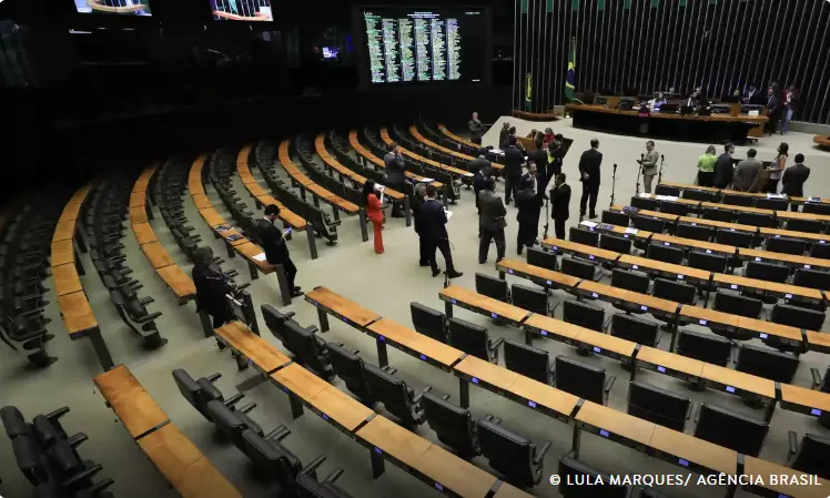 Câmara dos Deputados aprova castração química para pedófilos